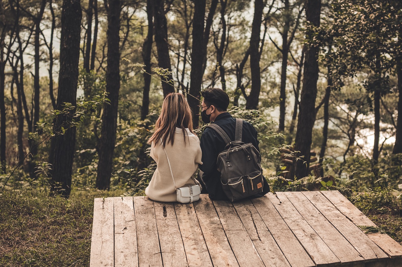 Couples Retreats in California: How to Choose Between a Retreat and a Private Intensive